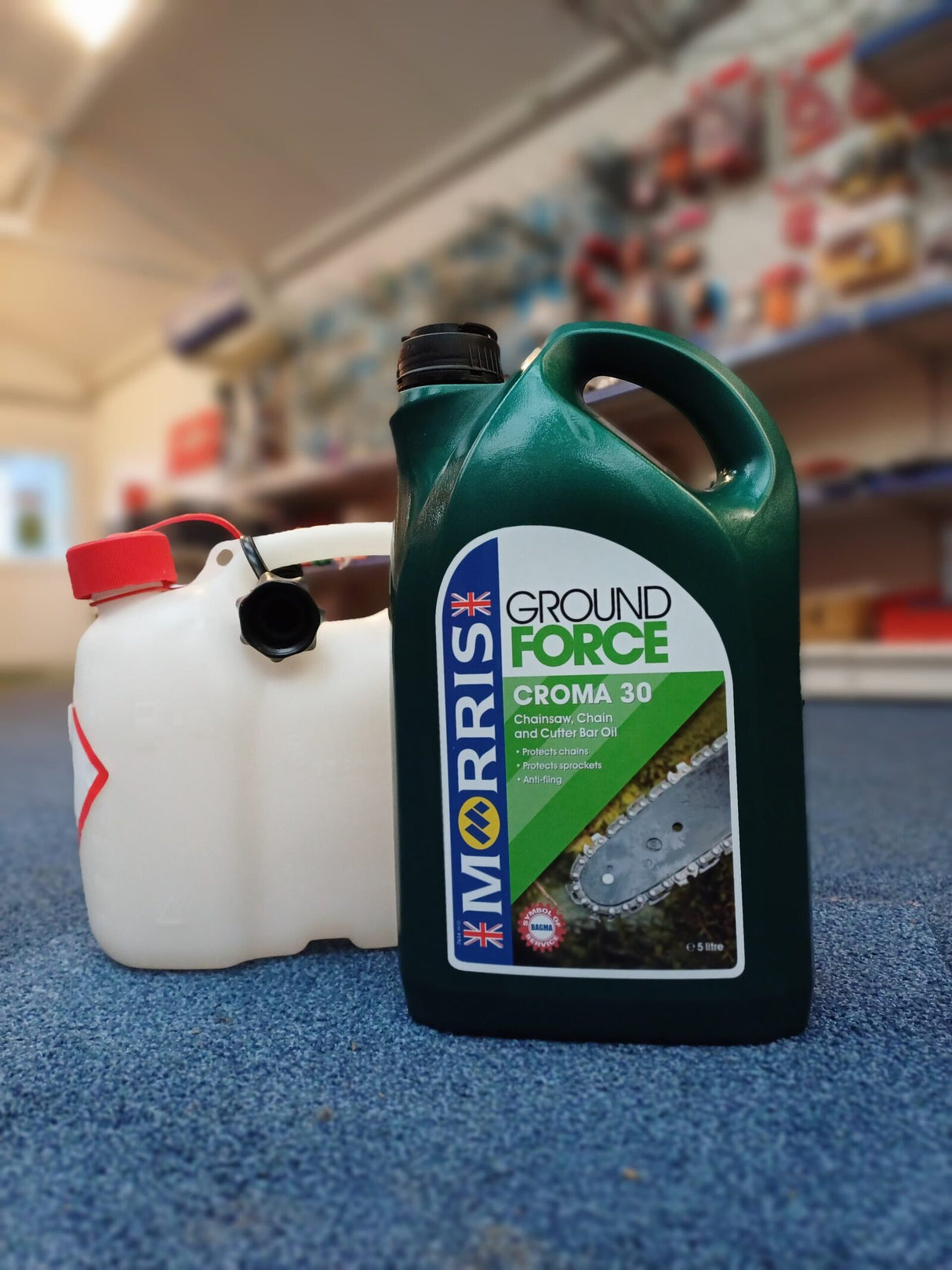 Chainsaw Oil & Canister Bundle | Premium Lubrication & Practical Storage