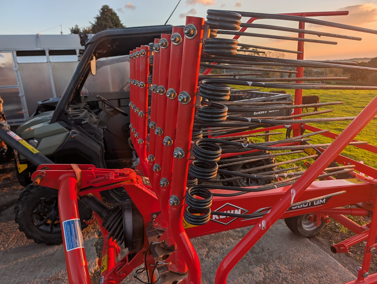 Used KUHN GA3801 Single Rotor Rake
