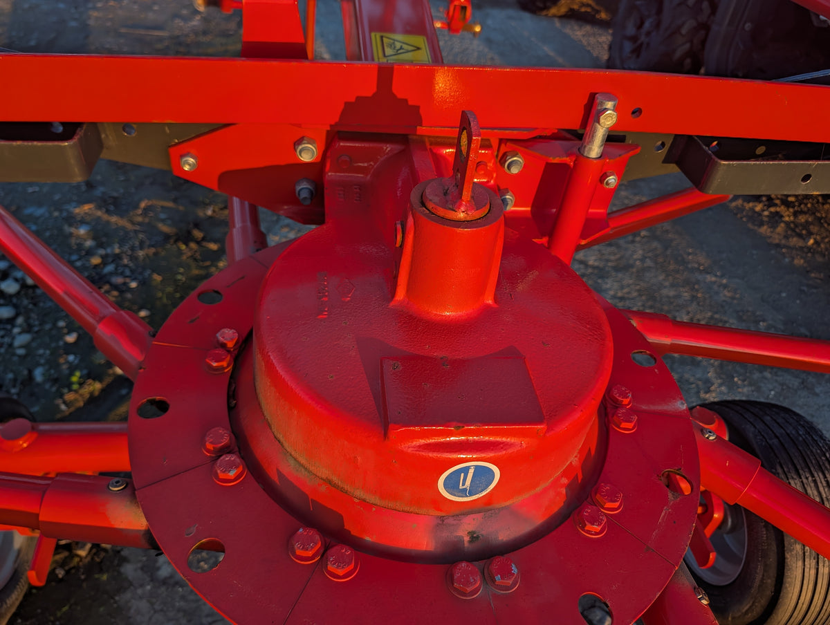 Used KUHN GA3801 Single Rotor Rake