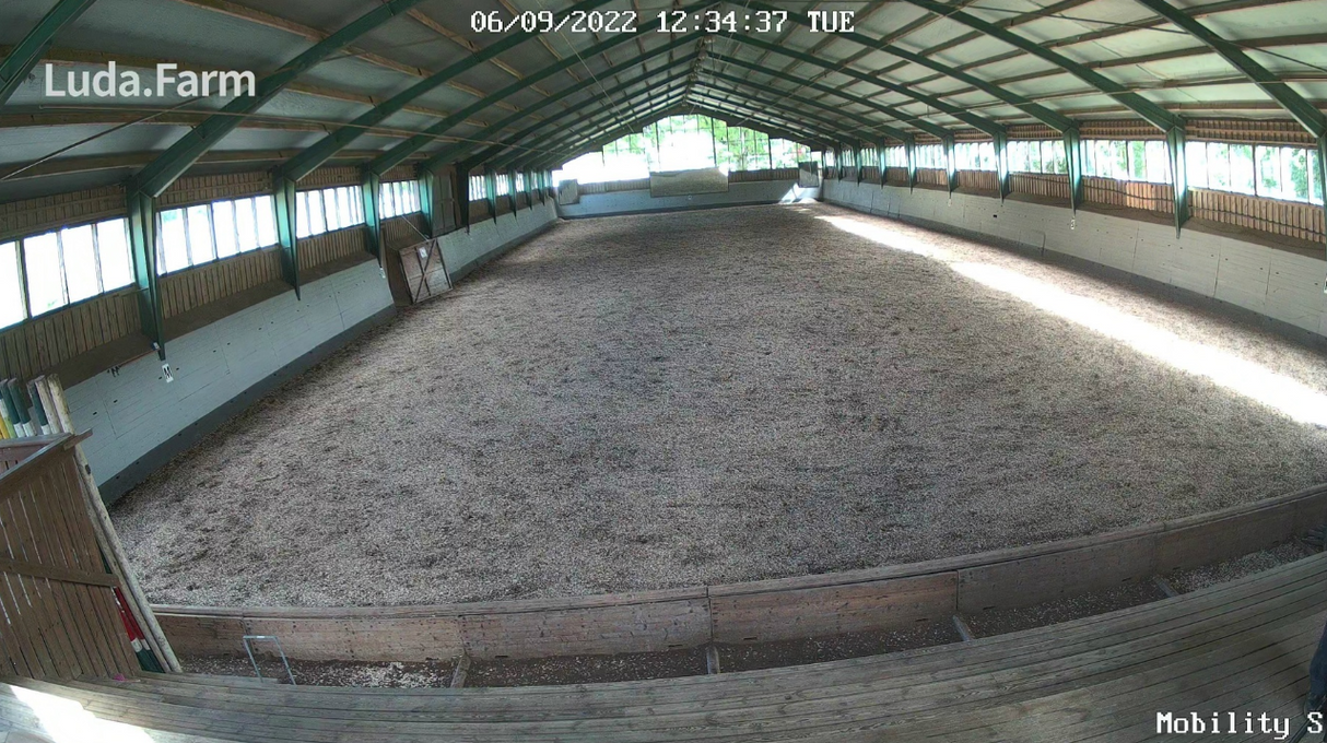 JFC Agri Luda.Farm FarmCam Mobility S 4G SIM camera in indoor stable arena; no Wi-Fi required