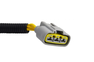 REVOLT voltage regulator connector by DGT Agri, 4-pin yellow/gray plug for Polaris Ranger/RZR, 2007–2010