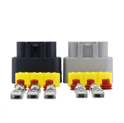 Series voltage regulator pair for V-Strom DL1000, black and gray housings with yellow connectors and metal terminals.