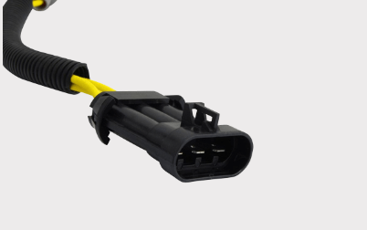 REVOLT Regulator/Rectifier plug by DGT Agri; black connector housing with yellow wire