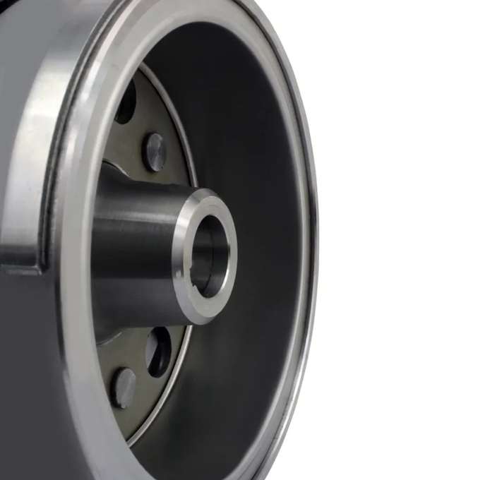 Flywheel & ring gear for Yamaha YFM 600 Grizzly (1998–2001); metallic gray finish