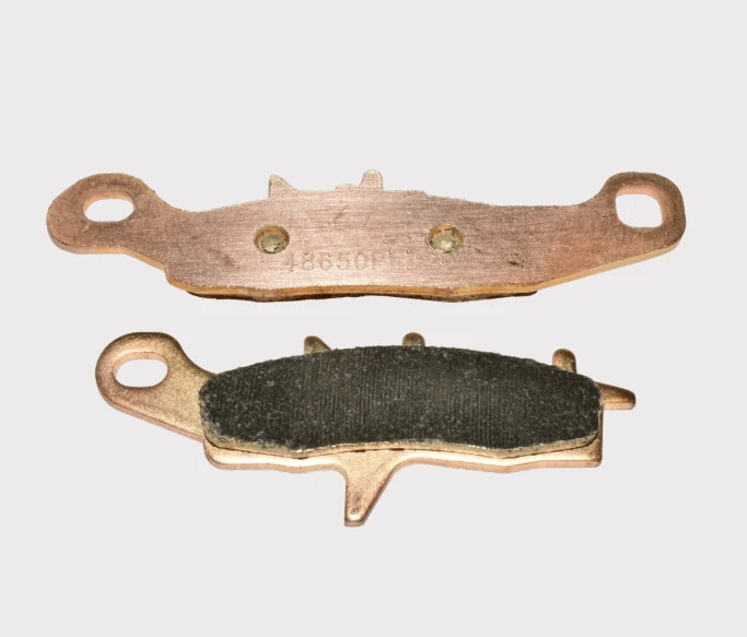 Pair of ATV City front-right brake pads for Kawasaki KVF 650/700 Prairie 2002–03, KFX 450R 2008–12, Suzuki LTV 700.