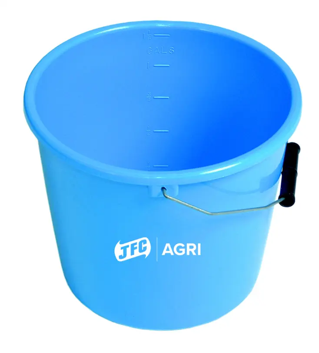 1.25 Gal calf bucket by JFC Agri, blue plastic feed bucket with 5L capacity