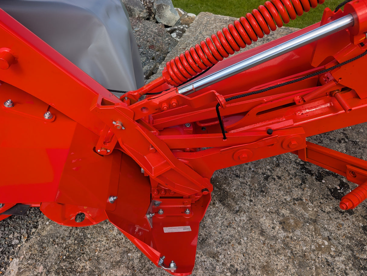 KUHN GMD 240-FF 2.4m disc mower with hydraulic suspension, red frame