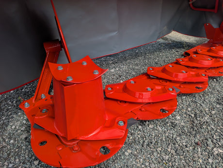 KUHN GMD 240-FF 2.4m orange-red 6-disc fast-fit disc mower with hydraulic suspension